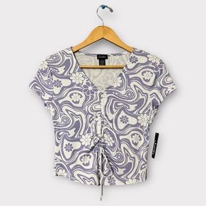 Justify Split Hem Cinch Front Tee in Purple Abstract Size L